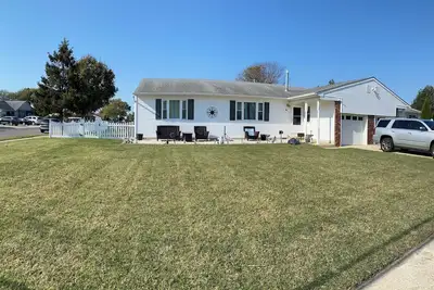Image de Newly updated Charming 4-bedroom house in Cape May with Ac, WiFi, gas fireplace