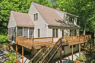 Image de 3-bedroom house with lake access in charming Moultonborough