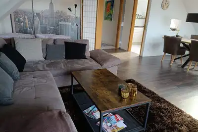 Image de 2 room 86sqm Dg apartment on the outskirts of Hamburg