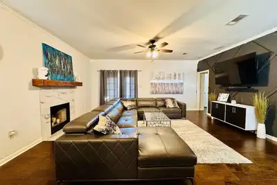 Image de Relaxing Lakeview Retreat Sleeps 6