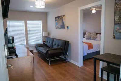 Image de Second Story River View Deluxe King Suite #7