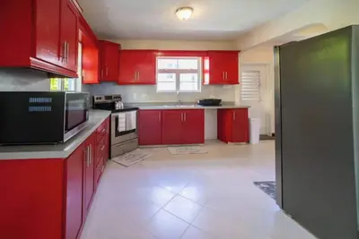 Image de Best E Villas St Silas St James. 3 Bedroom Apt.