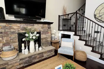 Image de Your Lakeside Retreat Awaits