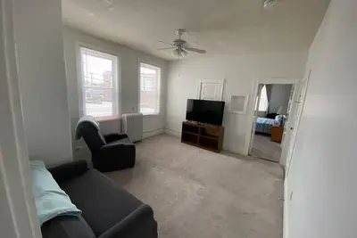 Image de 1-bedroom apt. in Revere with WiFi and Ac. 10 min walk to beach and T-stop.
