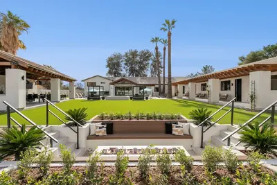 Image de Luxury Estate on Acre Lot-Pickleball-Pool-Spa-Gym-Theatre-Volleyball-Ping Pong