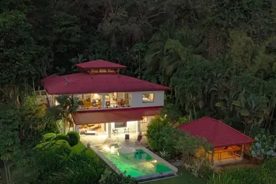 Image de Private Luxury 6 Bedroom Estate Near Marvelous Manuel Antonio Ac\/WiFi Best Views