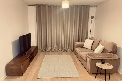 Image de Wolverhampton Apartment with Free Parking 1 minute from the train station