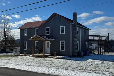 Image de 2 Bedroom Live/Work Apartment in the Heart of Pennsdale