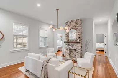 Image de The Saint's Suite - brand new 3 Bed/3 EnSuite Bath, 1 Block to King