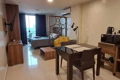 Image de Modern Santa Cruz Loft - Ac, WiFi, Work Space