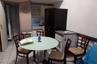 Image de Maisonnette avec piscine, tennis et terrain de boules  5 mn de l étang de thau