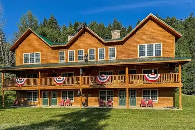 Image de Cozy dog-friendly condo w/ mtn views, deck, grill, fireplace, firepit, cornhole
