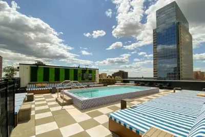 Image de Cw | 2br | Sky Lounge | Rooftop Pool | Gym | B