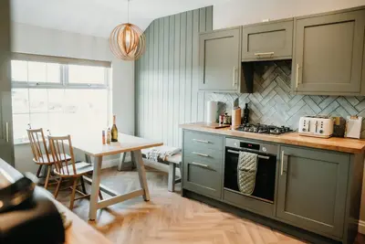 Image de Morlun, a beautiful apartment with sea views in the heart of Trearddur Bay.
