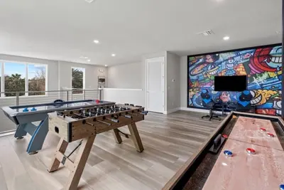 Image de INCREDIBLe Two-Story Home Near Disney