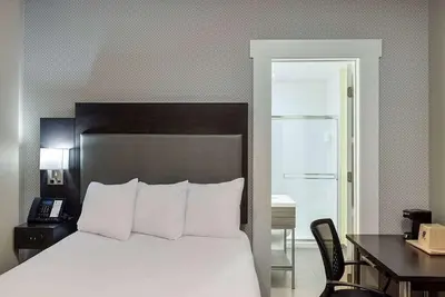 Image de Super 8 hotel room near Union Square and Moscone Convention Center