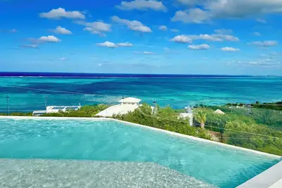 Image de Aqualara Villa Luxury Island Retreat w/ Rooftop Lounge Pool