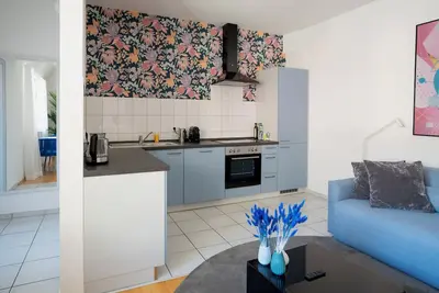 Image de Blue whale, stylish apartment, living room, bedroom, bathroom, kitchen, central in Ulm