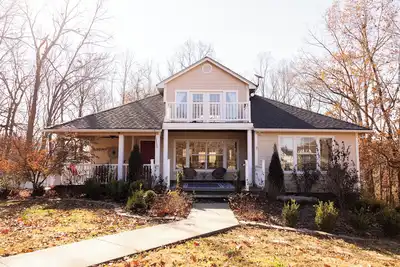 Image de 4-Bedroom Home - 2 King Beds, Summer Pool, Pool Table, Air Hockey + More