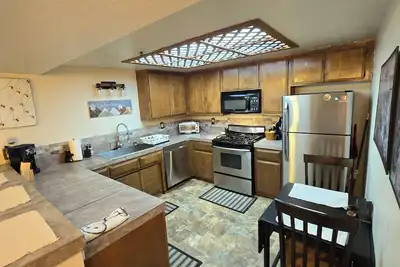 Image de Warm Brownie! 2 bedroom, 3 blocks from Snow Summit - fireplace, deck, sleeps 6