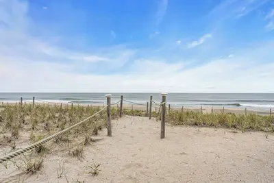 Charming classic 3-bedroom cottage in Point Pleasant Beach steps to the ocean