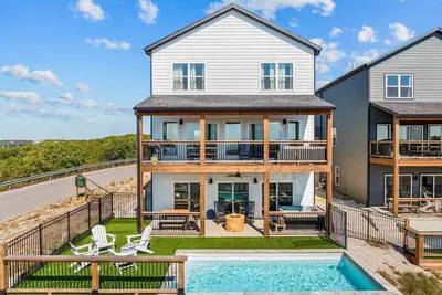 Image de Pvt Outdoor Pool Open! Hot Tub-Cmty Amenities-Multiple Arcades-Free Attraction Tickets