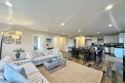 Image de Hangar Haven - Large 6 Bedroom House