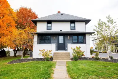 Image de Comfort at the Commons in Amish Country | 5 Bedroom right by a Coffee Shop