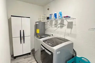 Image de Charming, brand- new 3br, 2ba house,