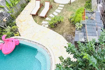 Image de Private Pool/3 BRs/Town