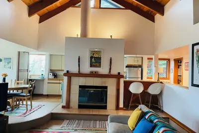 Image de \n\nCharming 3-bedroom cabin with fitness room and WiFi in delightful Rubicon bay