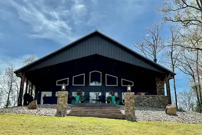 Image de Lovely 3-bedroom Lake House just a short drive from Oaklawn Racing and Casino