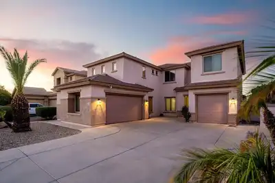Image de Spacious 5-bedroom house with Ac and WiFi in wonderful Litchfield Park