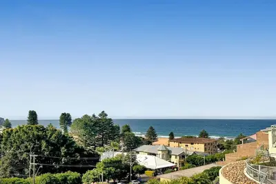 Image de 3 bedroom Avoca Beach apartment with pool. Sleeps 8. 250m from the beach