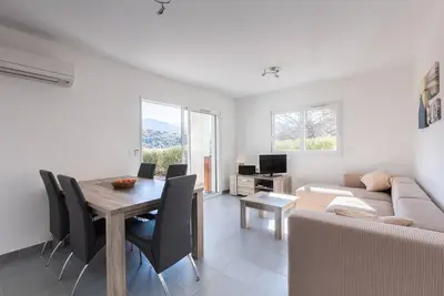 Image de Appartement \"Cismonte\" avec vue sur les montagnes, terrasse privée et Wi-Fi
