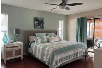 Image de Home in Lantana & Heated Salt Water Pool