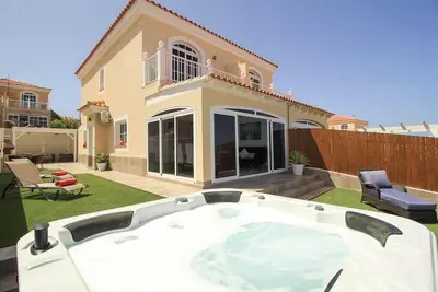 Image de Villa Fuerte Bay View is waiting for you!