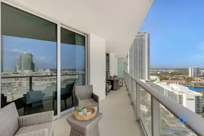 Image de Spectacular 2 Br- Balcony Ocean View