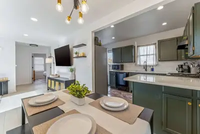 Image de Central Denver Hangout with Huge Backyard