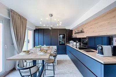 Image de Magnifique appartement à 2 pas de la plage. . .