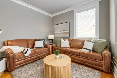 Image de This house is a 3 bedroom(s), 2. 5 bathrooms, located in Calgary, Ab.