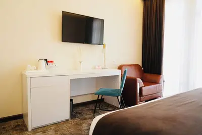 Image de Spacious 51-bedroom hotel in awesome Tashkent with Ac, fitness room, WiFi