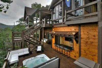 Image de Luxury Looks | Free Night Offer!