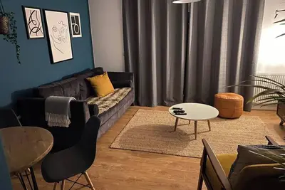 Image de Stylish, clean, close to M1, office space, city centre 15 minutes drive.