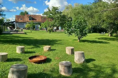Image de Chambre d'hĂ´tes Le Corbier, an ideal resting place in central France.