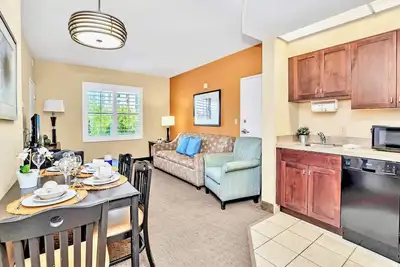 Image de Peaceful King Bed Apartment w Hot Tub & Pool
