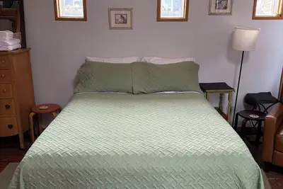 Image de Charming cottage tucked away in trending Northeast Bozeman.