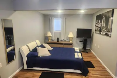 Image de Cozy studio in lovely Long Beach Ny, Beach Passes, Lirr, stores, Outlets and more.