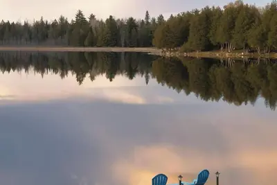 Image de Lake front private Bunkies …accommodates 6 people!