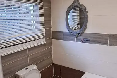 Room 2 - with Bathtub